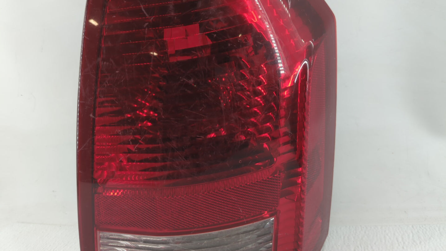 2005-2007 Chrysler 300 Tail Light Assembly Passenger Right OEM P/N:58622-E Fits Fits 2005 2006 2007 OEM Used Auto Parts - Oe
