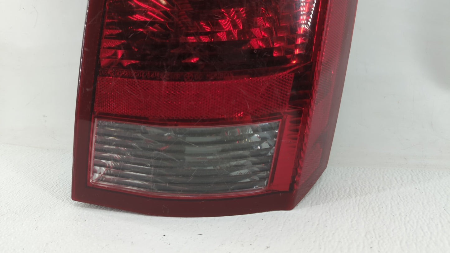 2005-2007 Chrysler 300 Tail Light Assembly Passenger Right OEM P/N:58622-E Fits Fits 2005 2006 2007 OEM Used Auto Parts - Oe