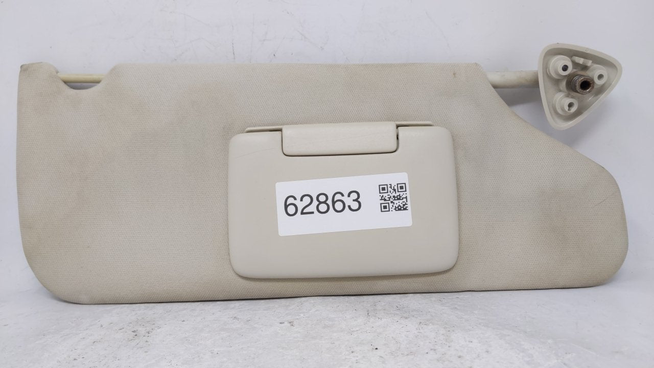 2005 Chrysler 300 Sun Visor Shade Replacement Passenger Right Mirror Fits OEM Used Auto Parts - Oemusedautoparts1.com