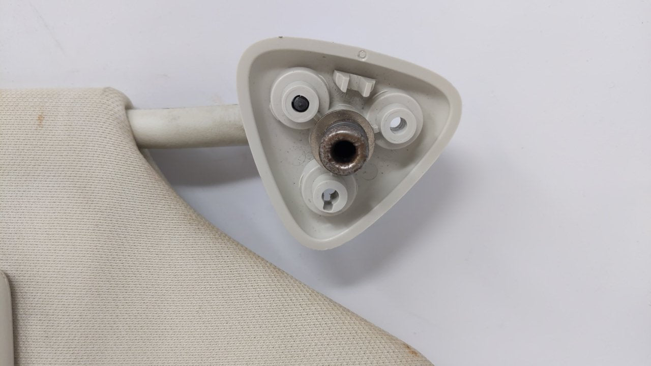 2005 Chrysler 300 Sun Visor Shade Replacement Passenger Right Mirror Fits OEM Used Auto Parts - Oemusedautoparts1.com