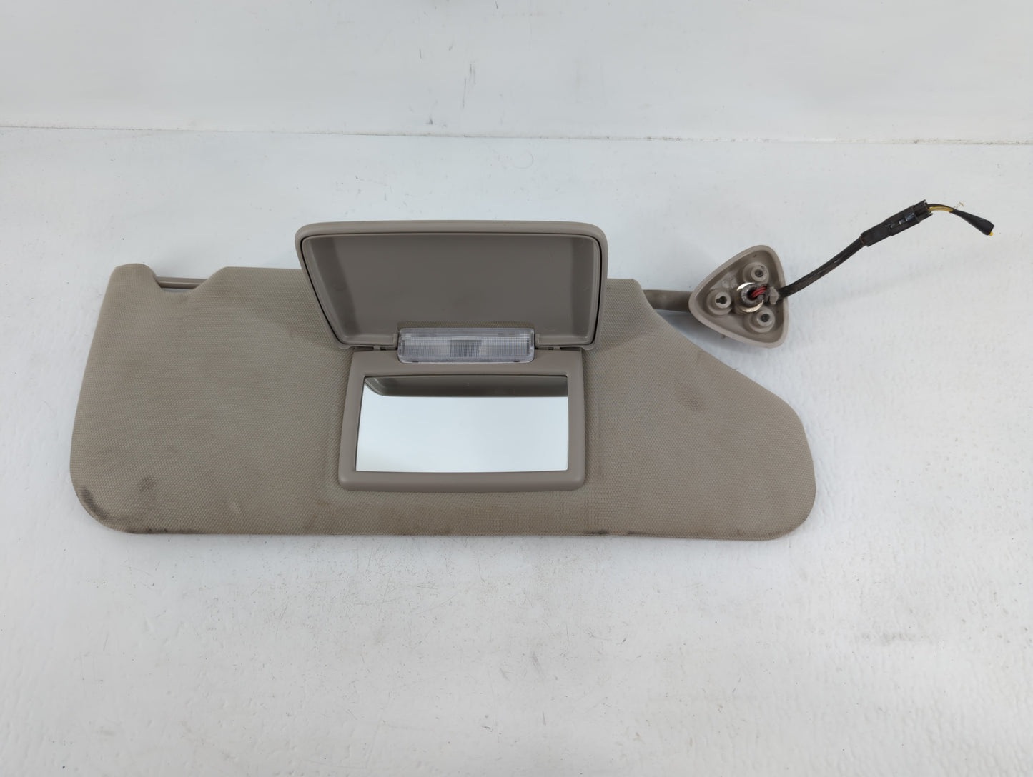 2005-2007 Chrysler 300 Sun Visor Shade Replacement Passenger Right Mirror Fits Fits 2005 2006 2007 OEM Used Auto Parts - Oem