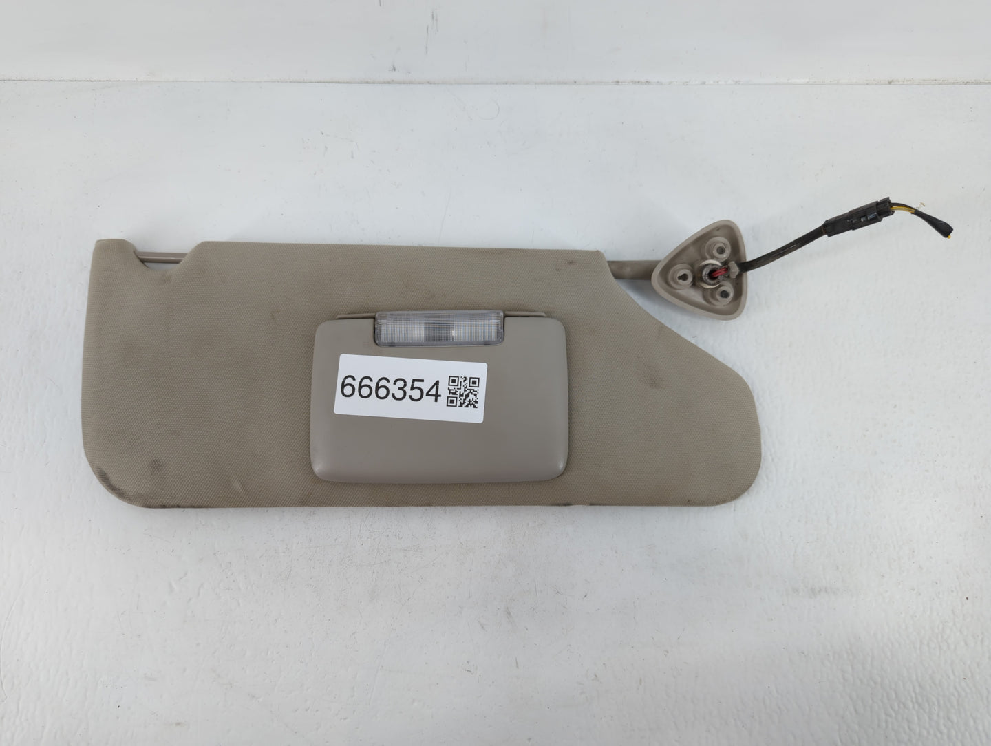 2005-2007 Chrysler 300 Sun Visor Shade Replacement Passenger Right Mirror Fits Fits 2005 2006 2007 OEM Used Auto Parts - Oem