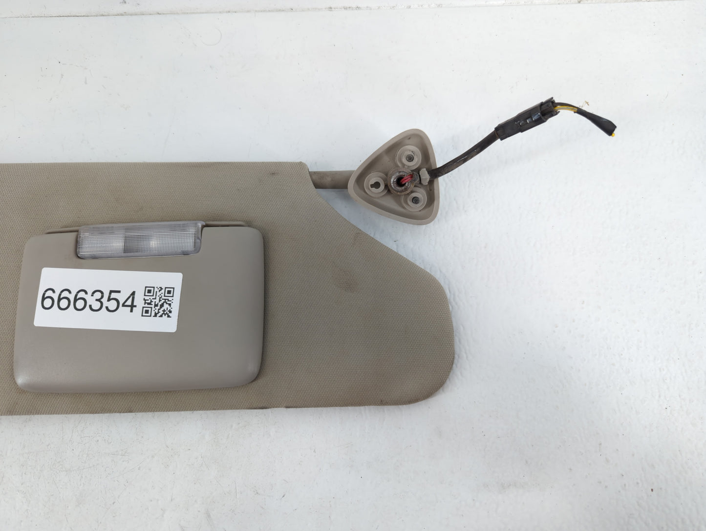 2005-2007 Chrysler 300 Sun Visor Shade Replacement Passenger Right Mirror Fits Fits 2005 2006 2007 OEM Used Auto Parts - Oem