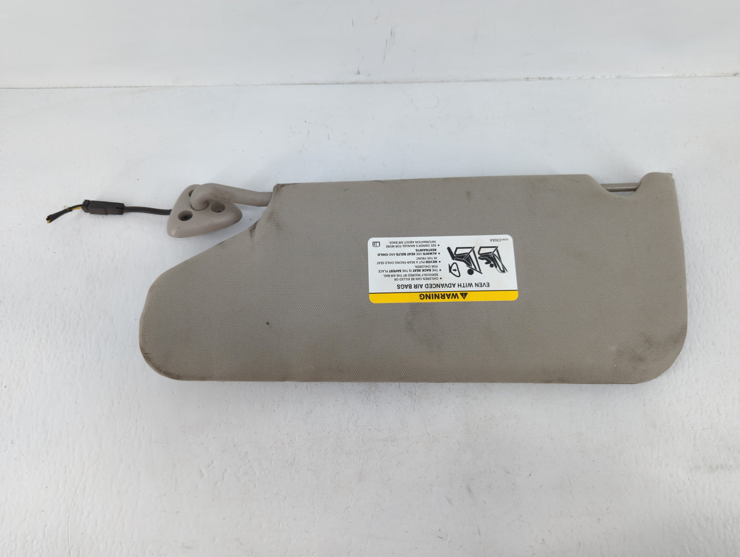 2005-2007 Chrysler 300 Sun Visor Shade Replacement Passenger Right Mirror Fits Fits 2005 2006 2007 OEM Used Auto Parts - Oem