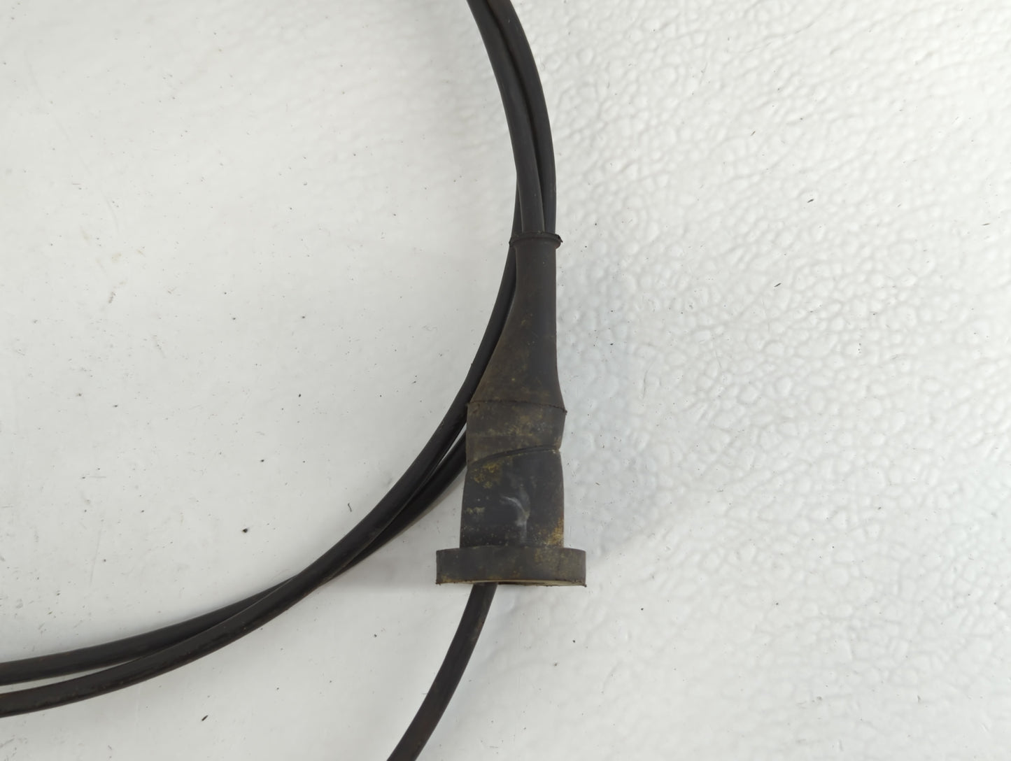 2005 Chrysler 300 Hood release Handle with Cable - Oemusedautoparts1.com