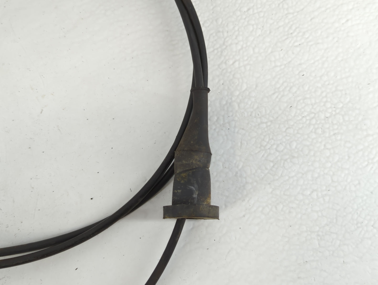 2005 Chrysler 300 Hood release Handle with Cable - Oemusedautoparts1.com
