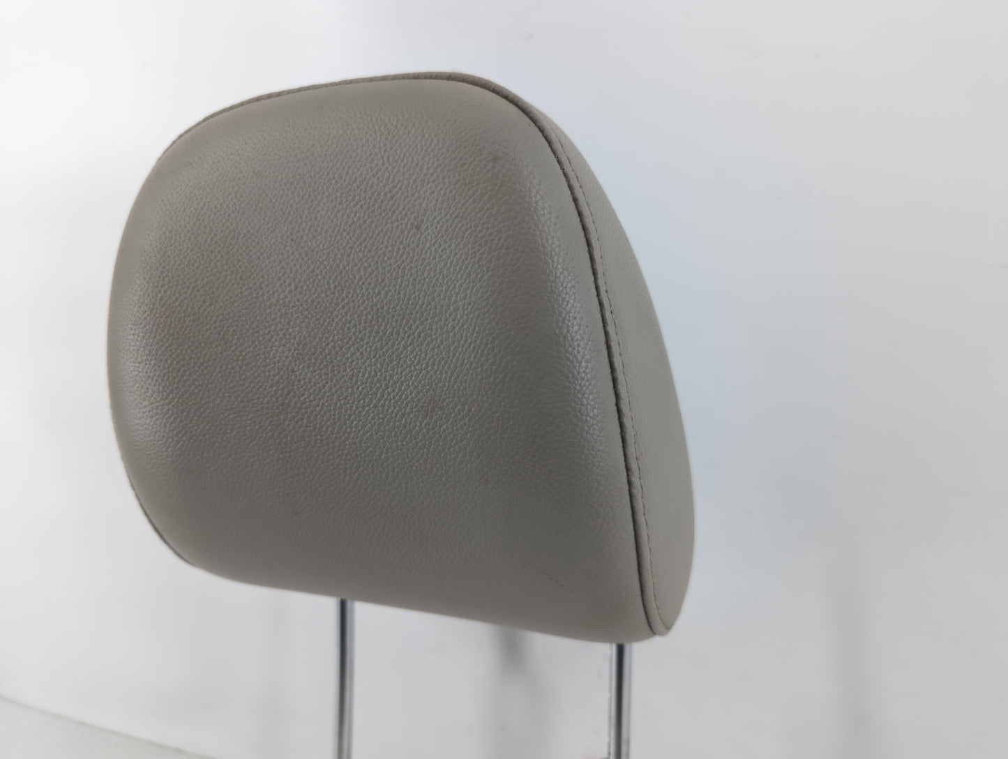 2005-2007 Chrysler 300 Headrest Head Rest Front Driver Passenger Seat Fits Fits 2005 2006 2007 OEM Used Auto Parts - Oemused