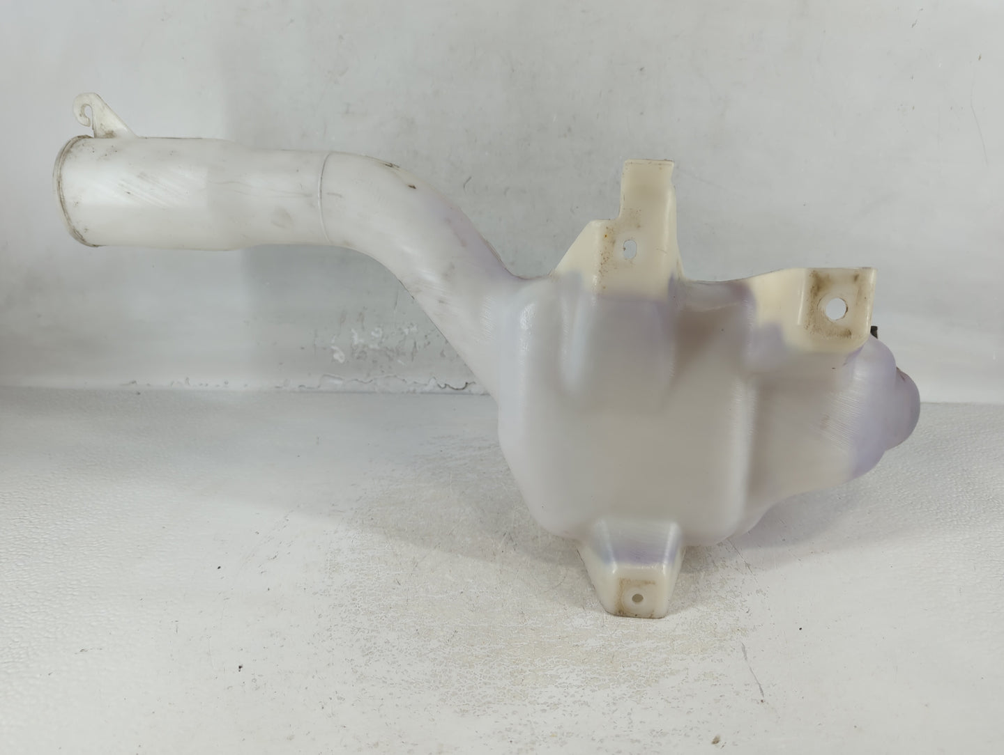 2005-2005 Chrysler 300 Windshield Washer Fluid Reservoir Bottle Oem - Oemusedautoparts1.com