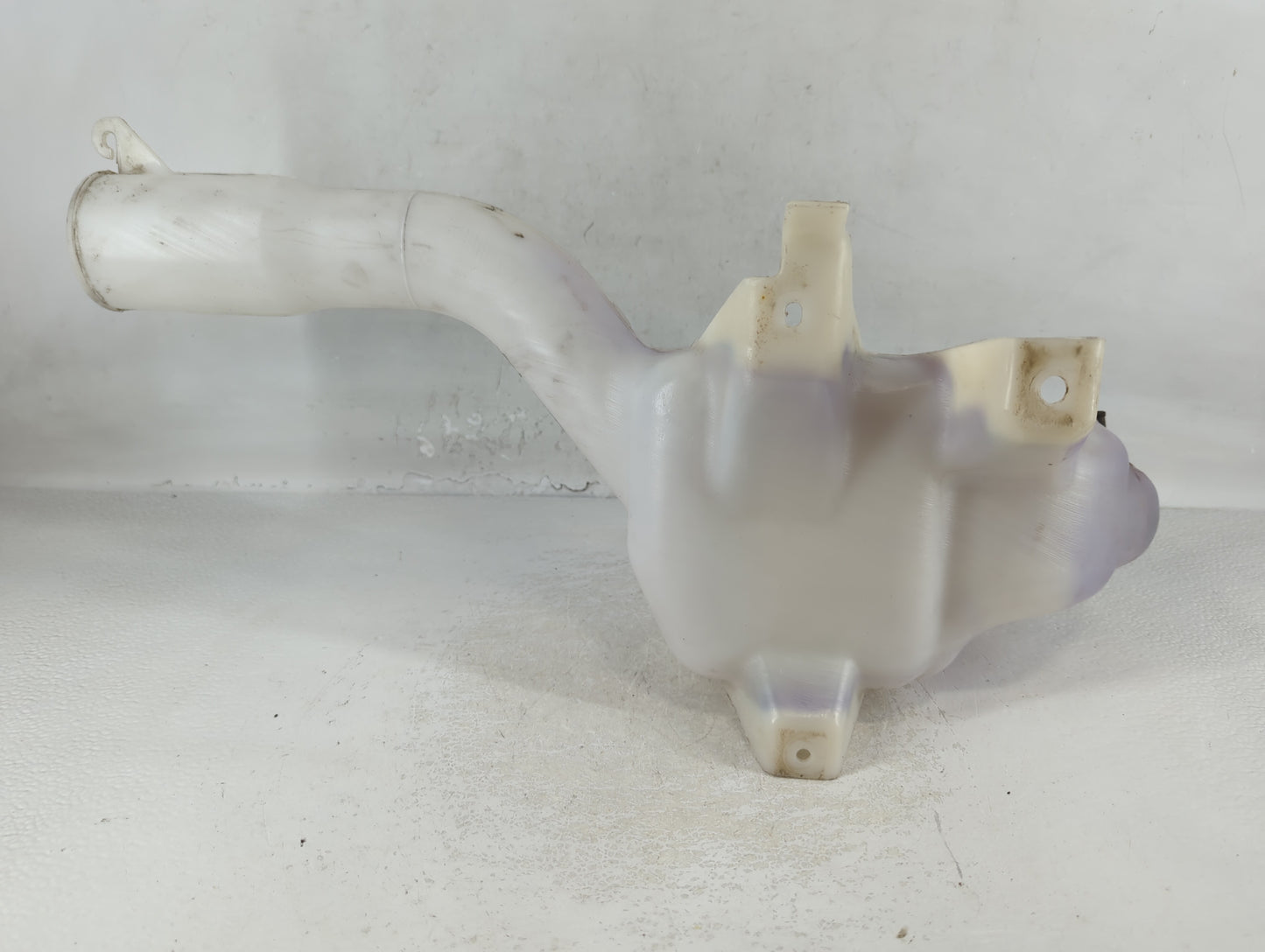 2005-2005 Chrysler 300 Windshield Washer Fluid Reservoir Bottle Oem - Oemusedautoparts1.com
