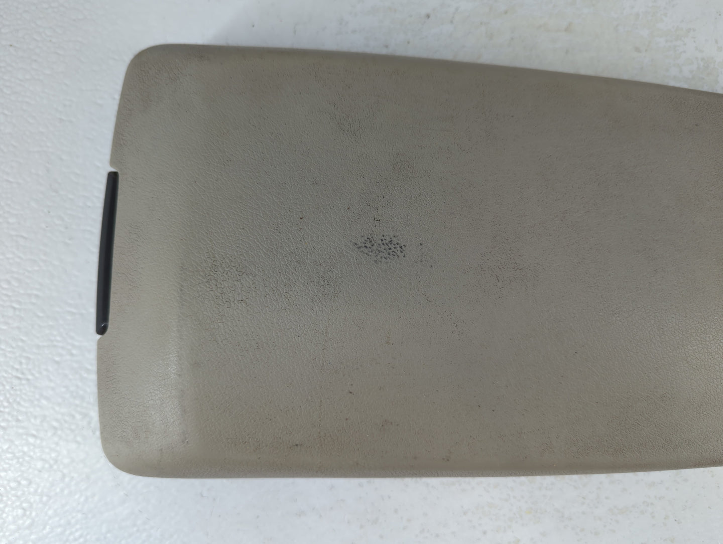 2005 Chrysler 300 Center Console Armrest Cover Lid P/N:P1057280BD1AC Fits OEM Used Auto Parts - Oemusedautoparts1.com