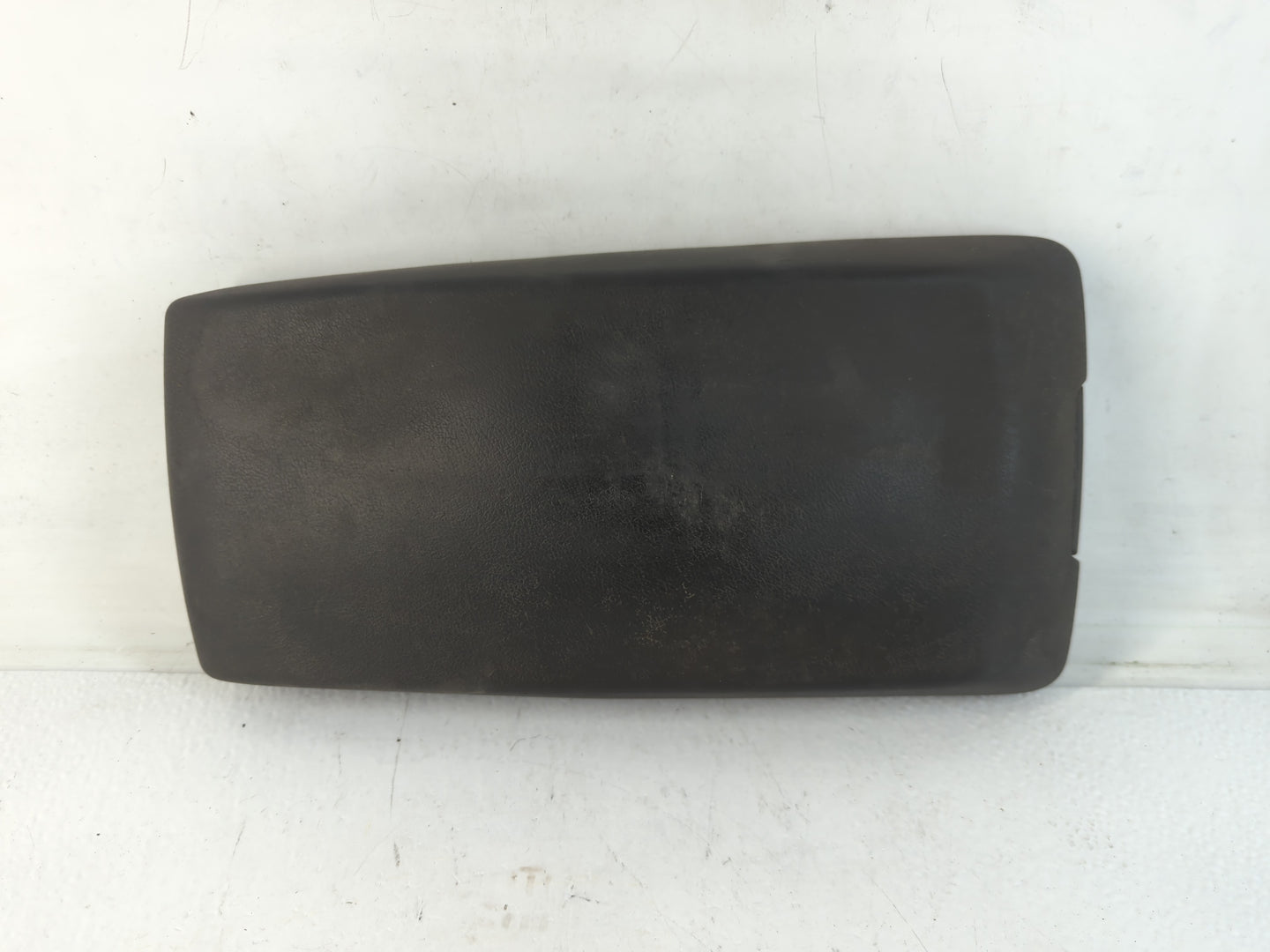2005 Chrysler 300 Center Console Armrest Cover Lid P/N:P1057280XDVAB Fits OEM Used Auto Parts - Oemusedautoparts1.com