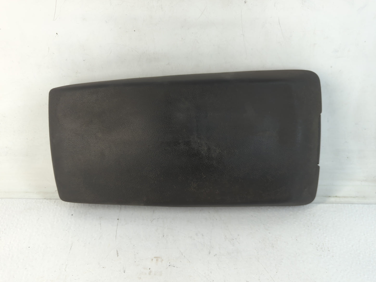 2005 Chrysler 300 Center Console Armrest Cover Lid P/N:P1057280XDVAB Fits OEM Used Auto Parts - Oemusedautoparts1.com