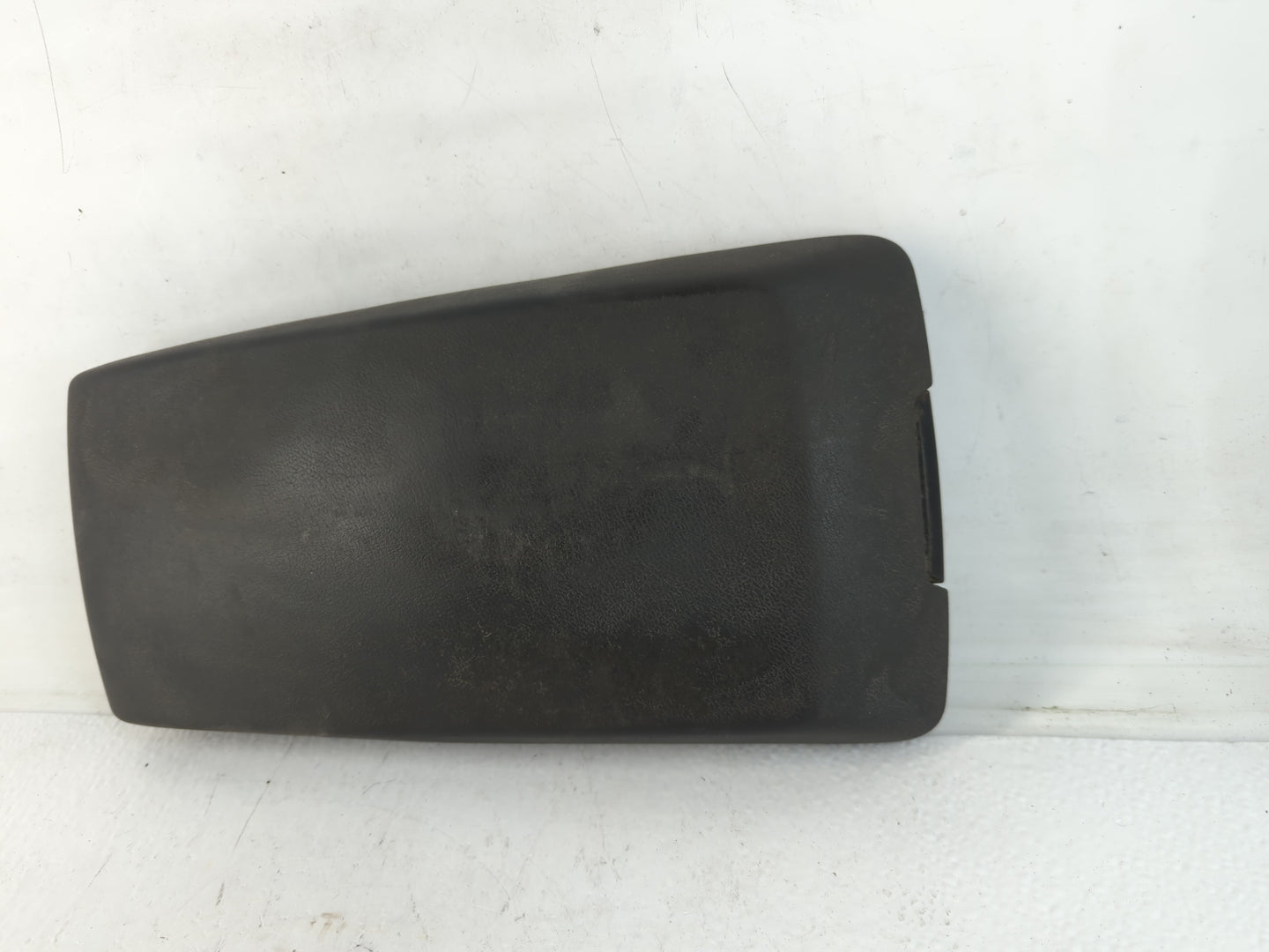 2005 Chrysler 300 Center Console Armrest Cover Lid P/N:P1057280XDVAB Fits OEM Used Auto Parts - Oemusedautoparts1.com