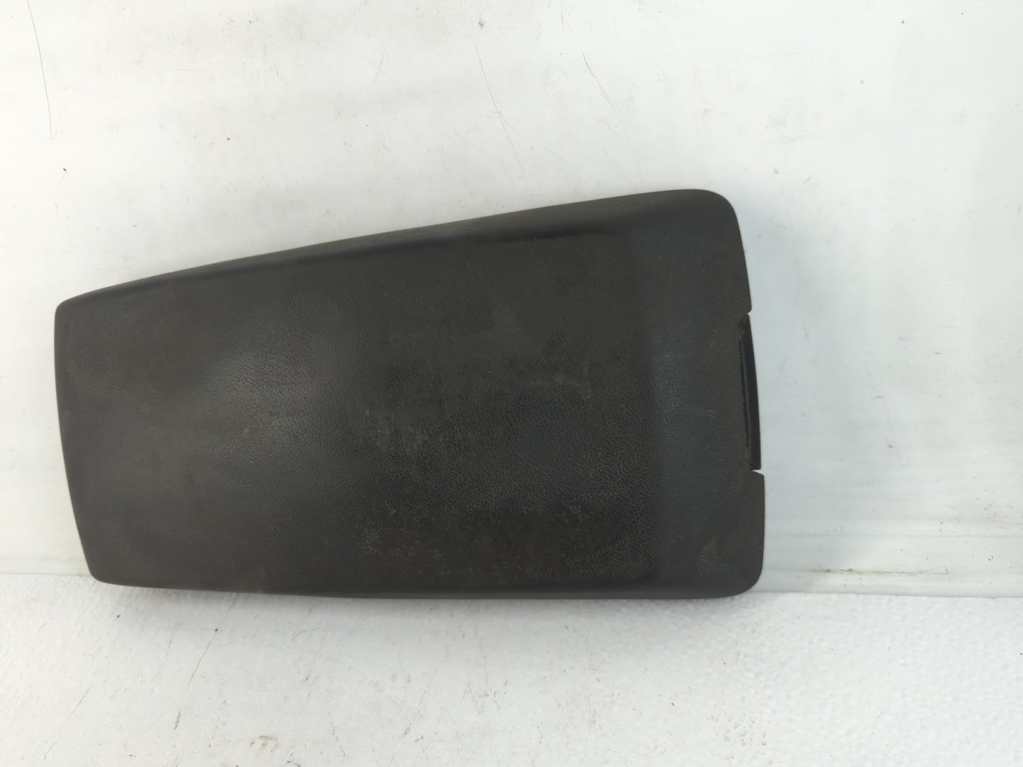 2005 Chrysler 300 Center Console Armrest Cover Lid P/N:P1057280XDVAB Fits OEM Used Auto Parts - Oemusedautoparts1.com