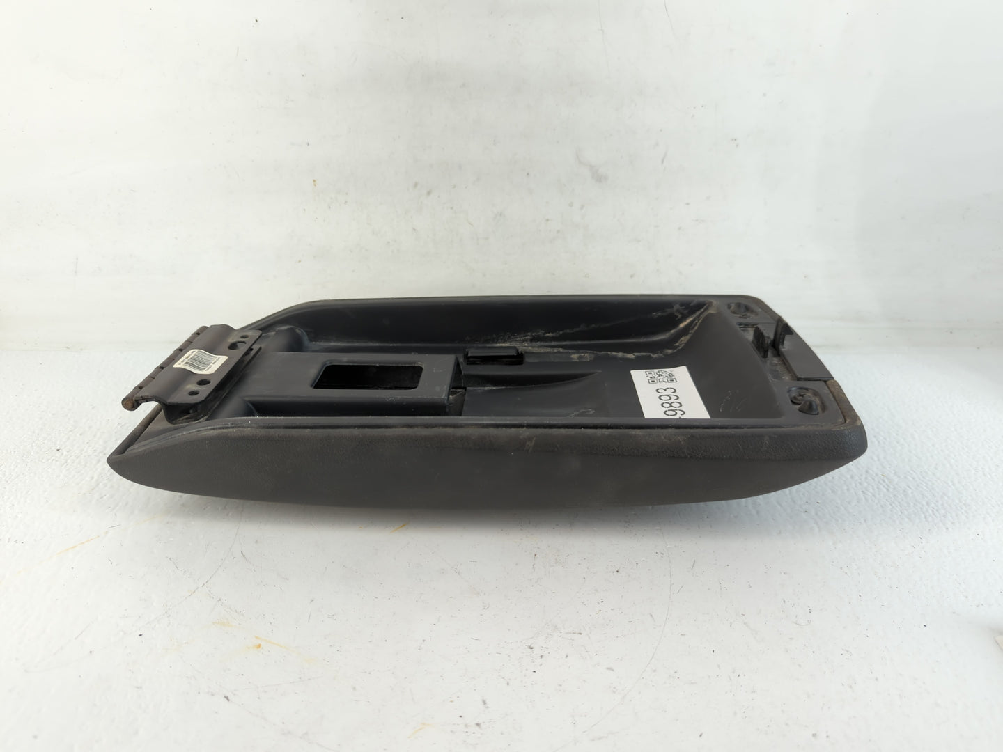 2005 Chrysler 300 Center Console Armrest Cover Lid P/N:P1057280XDVAB Fits OEM Used Auto Parts - Oemusedautoparts1.com