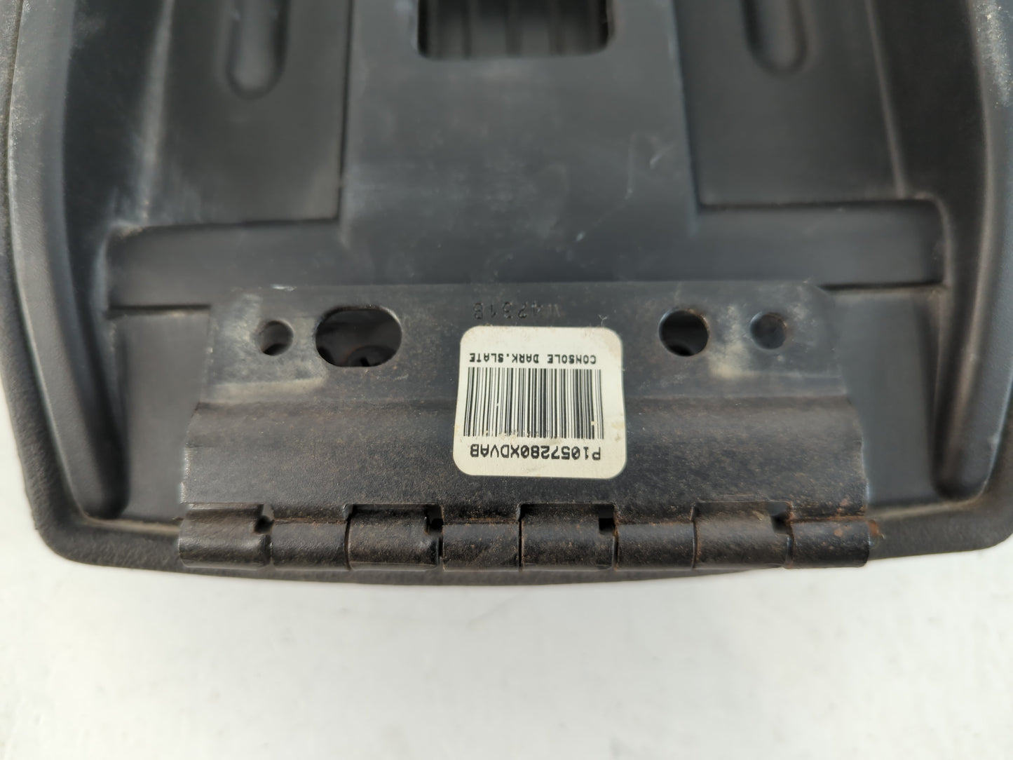 2005 Chrysler 300 Center Console Armrest Cover Lid P/N:P1057280XDVAB Fits OEM Used Auto Parts - Oemusedautoparts1.com
