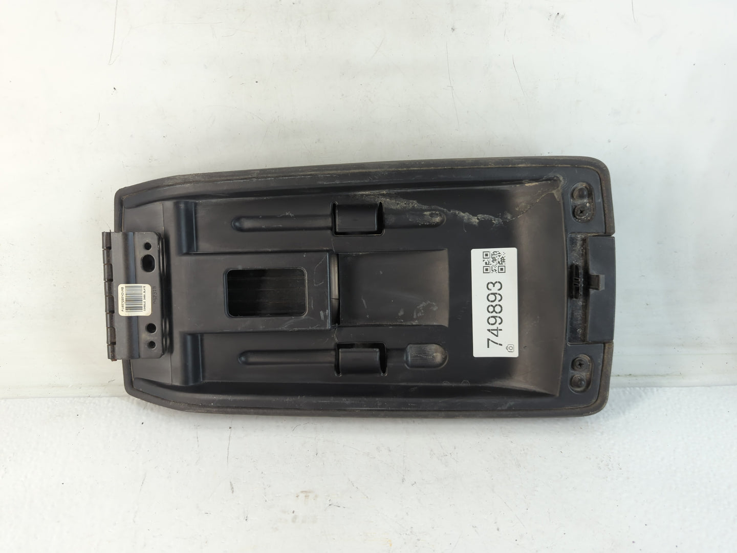 2005 Chrysler 300 Center Console Armrest Cover Lid P/N:P1057280XDVAB Fits OEM Used Auto Parts - Oemusedautoparts1.com