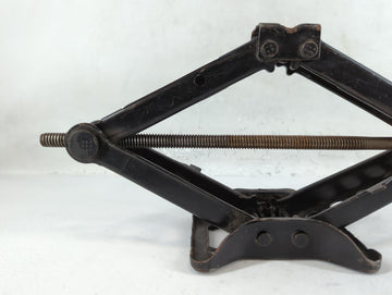 2005 Chrysler 300 Spare Scissor Car Jack