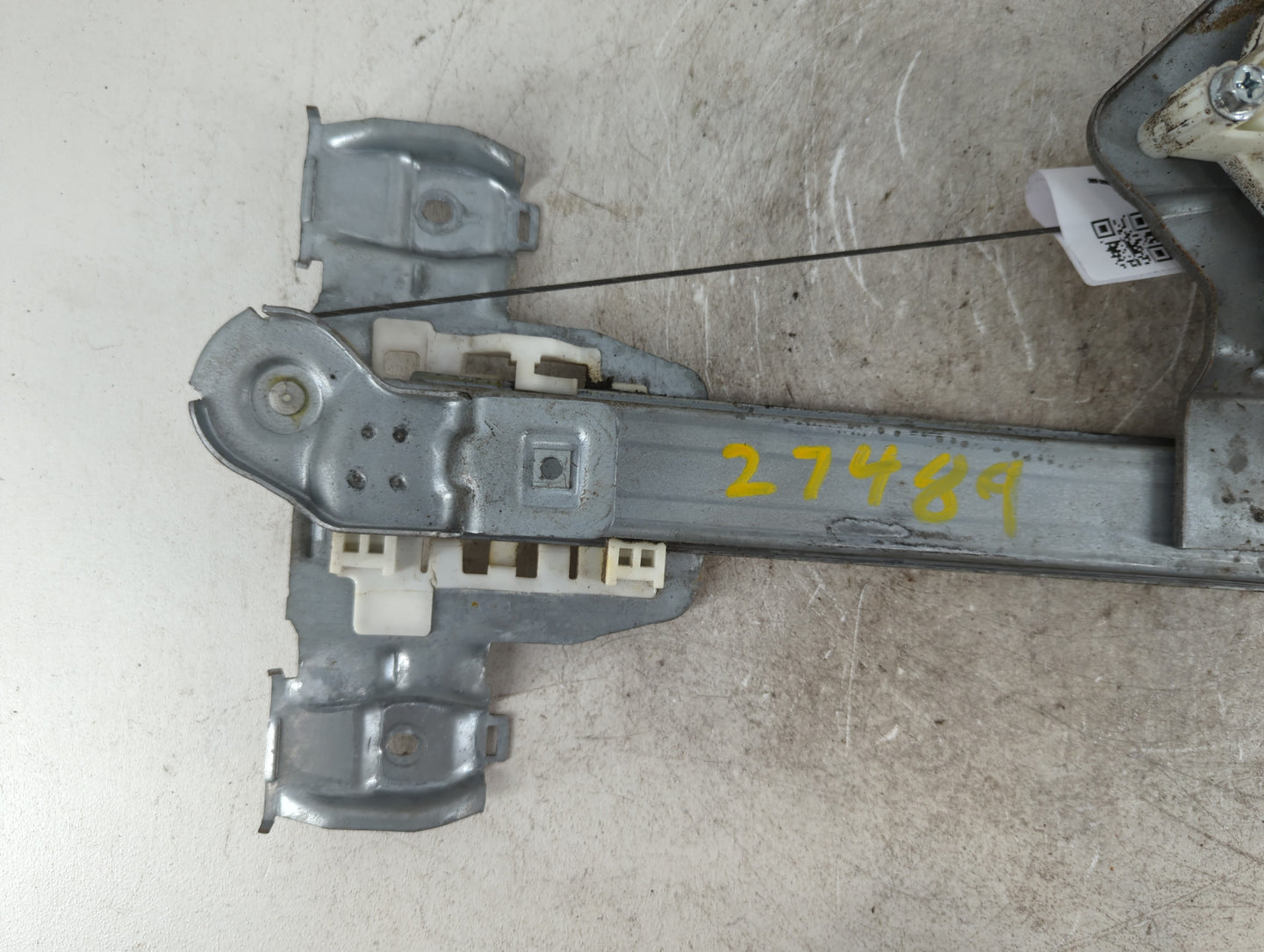 2005-2010 Chrysler 300 Driver Left Front Window Regulator 776117 - Oemusedautoparts1.com