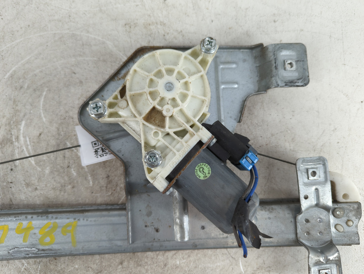 2005-2010 Chrysler 300 Driver Left Front Window Regulator 776117 - Oemusedautoparts1.com