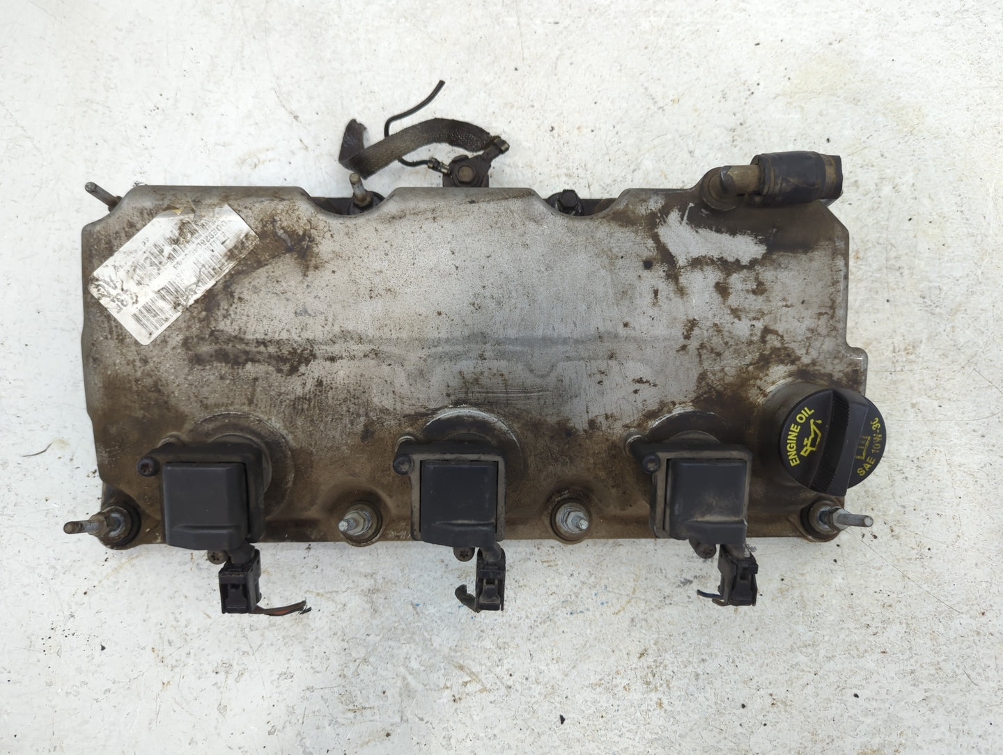 2005 Chrysler 300 Driver Left Cylinder Head Valve Cover Fits OEM Used Auto Parts - Oemusedautoparts1.com