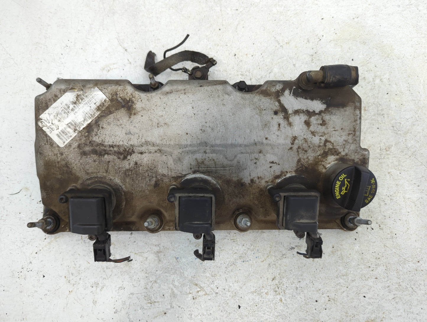 2005 Chrysler 300 Driver Left Cylinder Head Valve Cover Fits OEM Used Auto Parts - Oemusedautoparts1.com