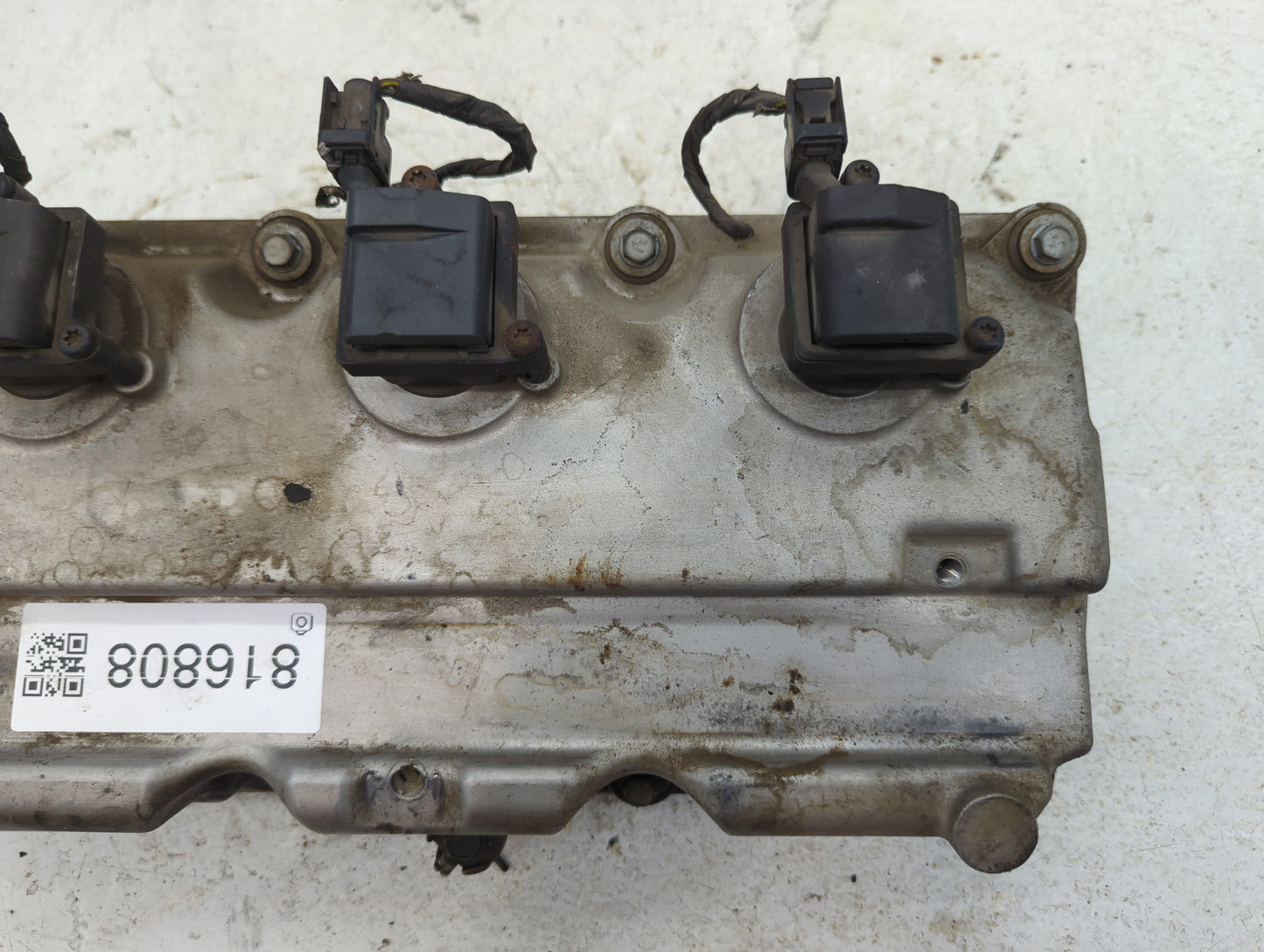 2005 Chrysler 300 Driver Left Cylinder Head Valve Cover Fits OEM Used Auto Parts - Oemusedautoparts1.com
