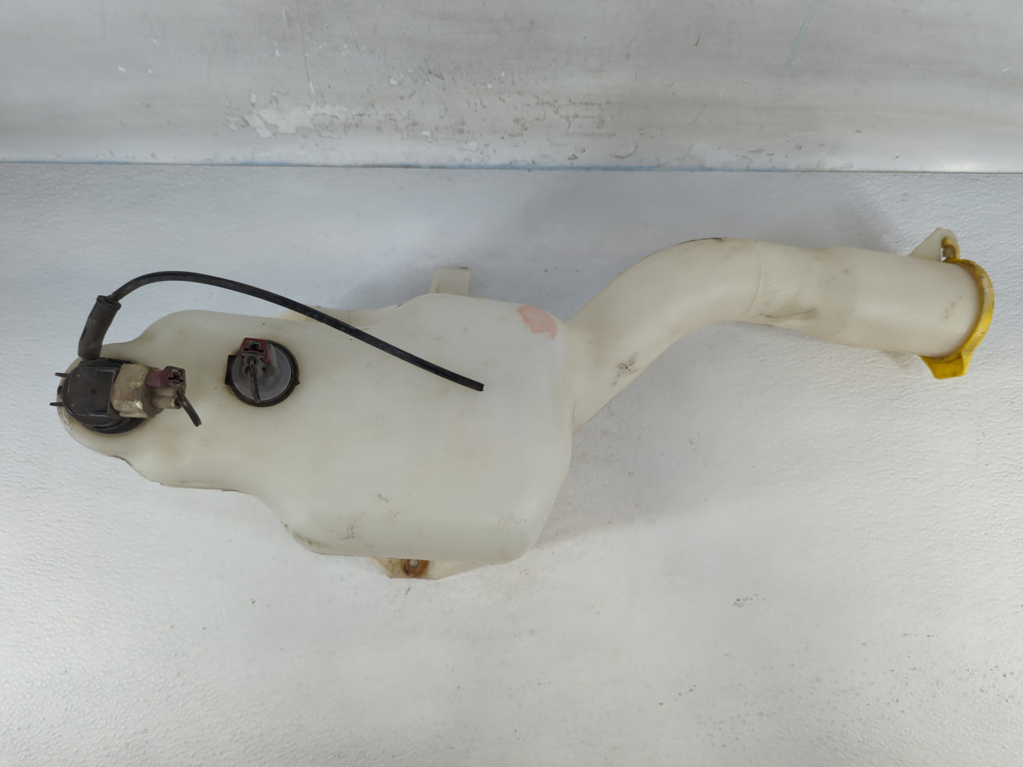 2005-2005 Chrysler 300 Windshield Washer Fluid Reservoir Bottle Oem - Oemusedautoparts1.com