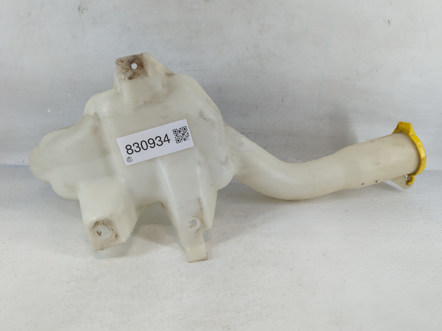 2005-2005 Chrysler 300 Windshield Washer Fluid Reservoir Bottle Oem - Oemusedautoparts1.com