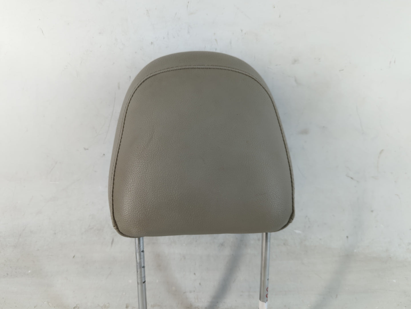 2005-2007 Chrysler 300 Headrest Head Rest Front Driver Passenger Seat Fits Fits 2005 2006 2007 OEM Used Auto Parts - Oemused