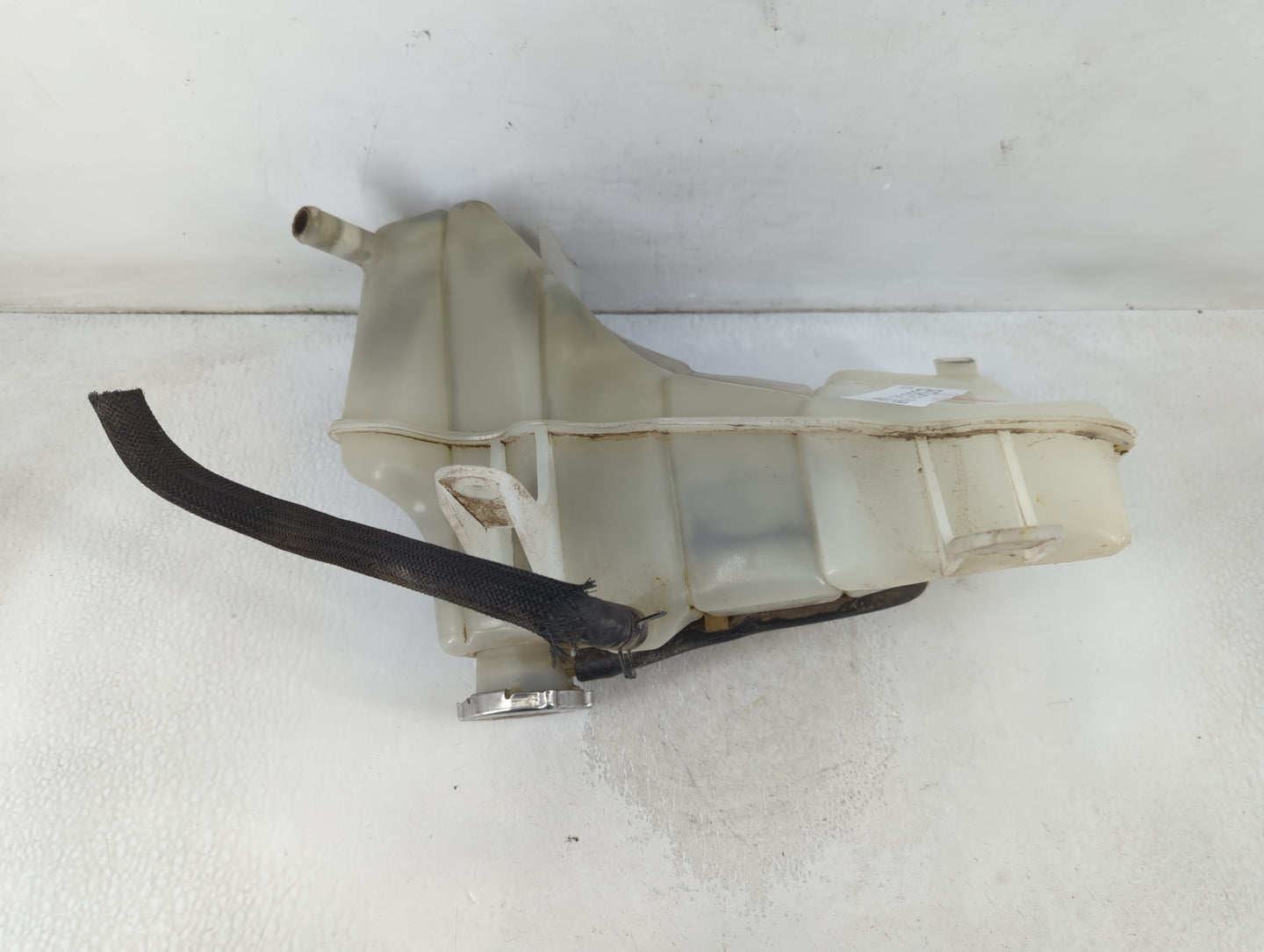 2005-2005 Chrysler 300 Windshield Washer Fluid Reservoir Bottle Oem - Oemusedautoparts1.com