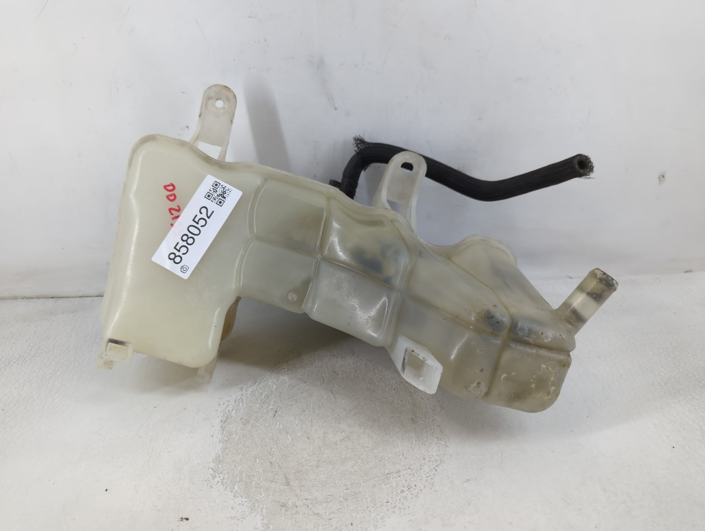 2005-2005 Chrysler 300 Windshield Washer Fluid Reservoir Bottle Oem - Oemusedautoparts1.com