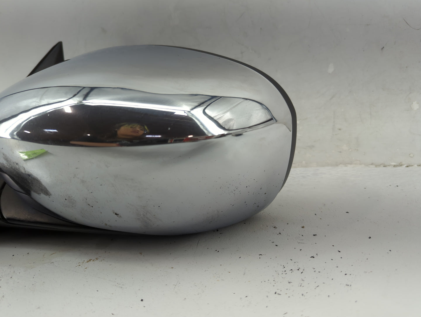 2005-2010 Chrysler 300 Driver Side View Mirror - Left Door Mirror OEM Used - Oemusedautoparts1.com