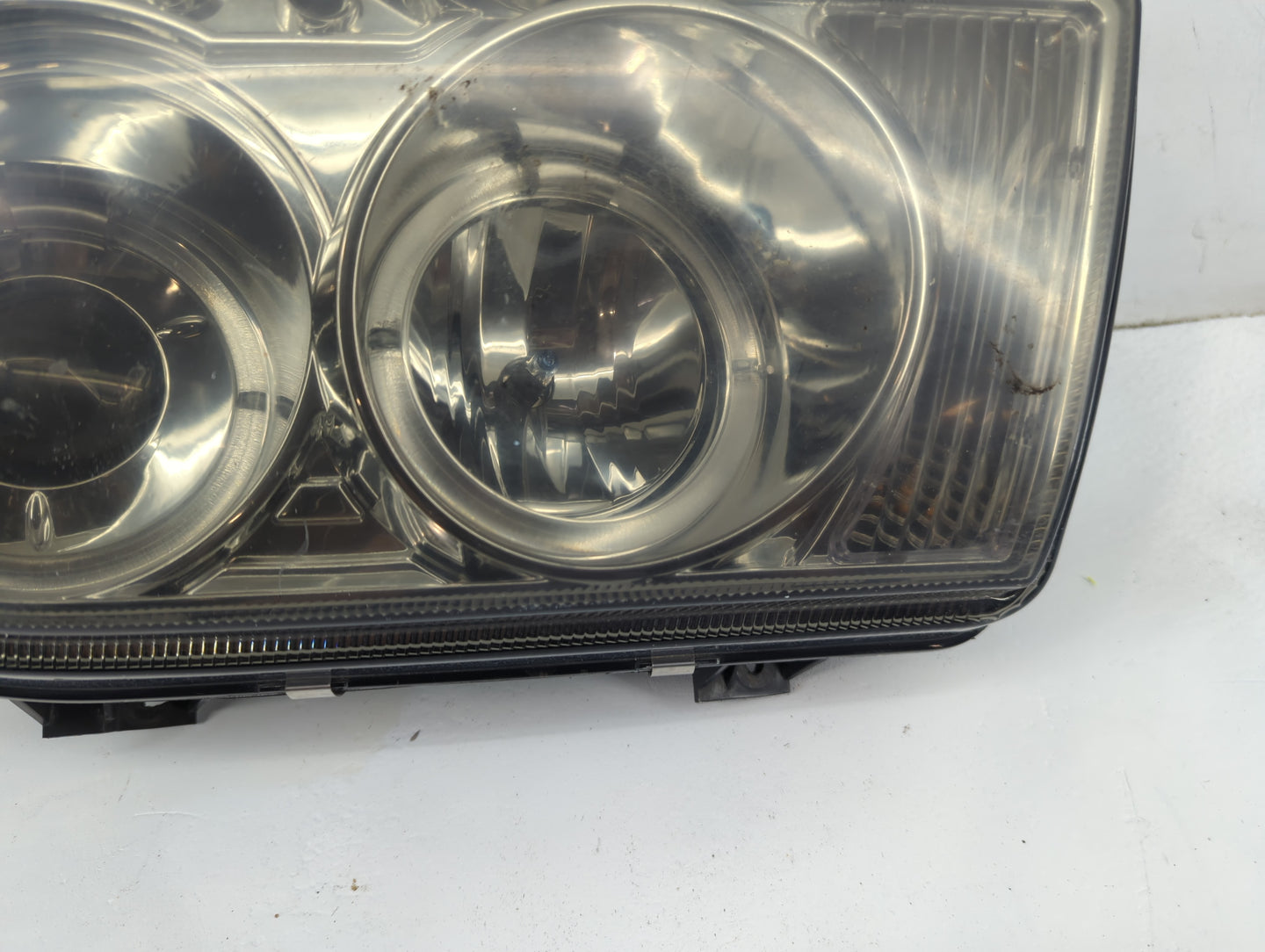 2008-2010 Chrysler 300 Driver Left Oem Head Light Headlight Lamp - Oemusedautoparts1.com