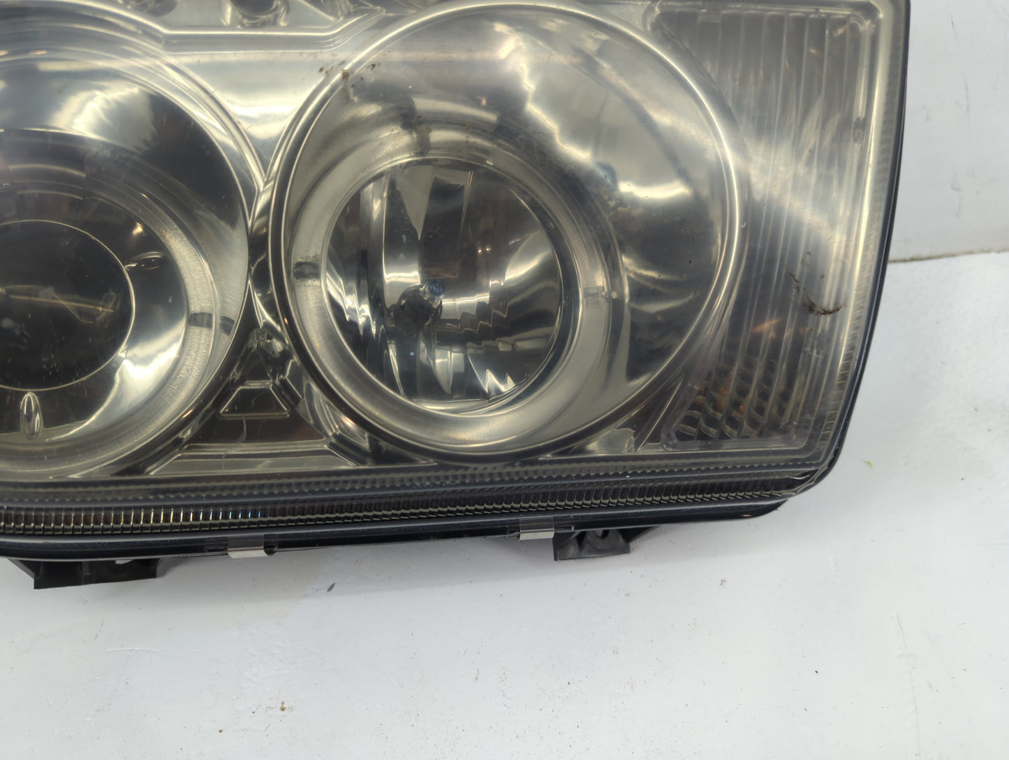 2008-2010 Chrysler 300 Driver Left Oem Head Light Headlight Lamp - Oemusedautoparts1.com