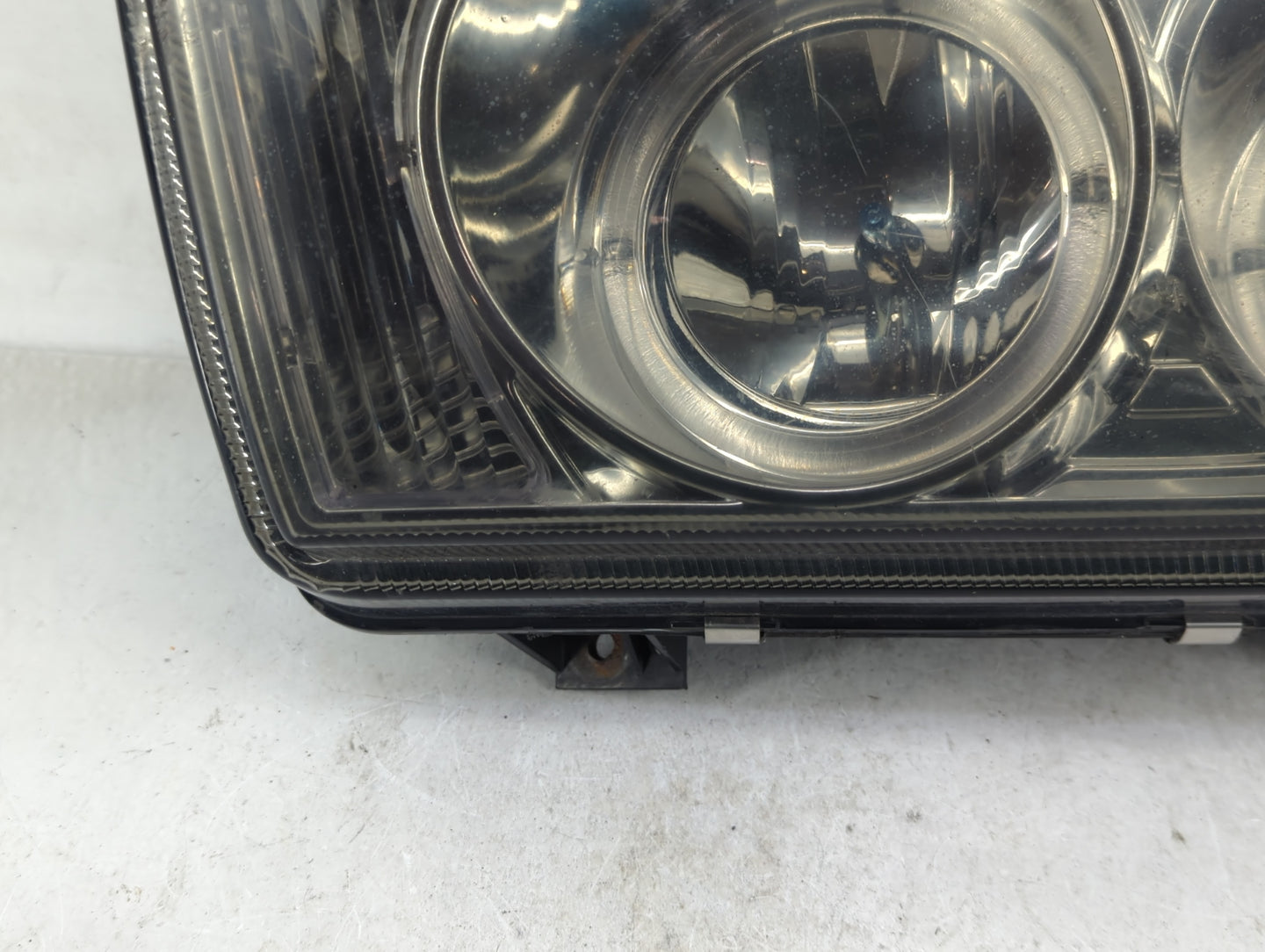 2008-2010 Chrysler 300 Passenger Right Oem Head Light Headlight Lamp - Oemusedautoparts1.com