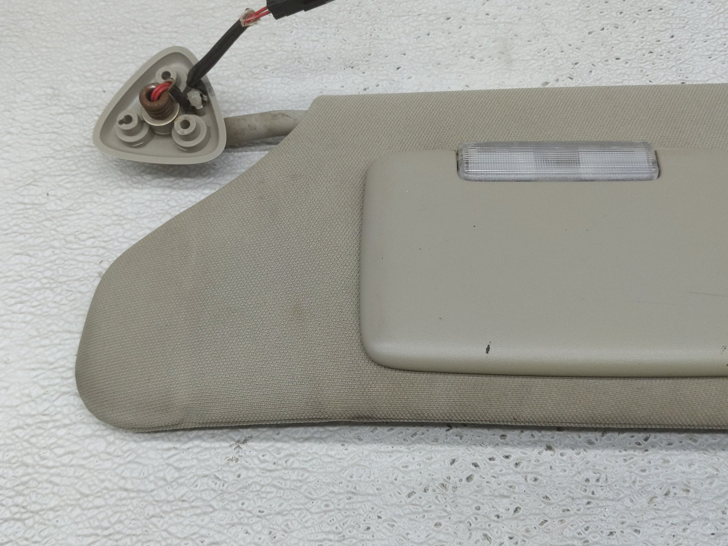 2005-2007 Chrysler 300 Sun Visor Shade Replacement Driver Left Mirror Fits Fits 2005 2006 2007 OEM Used Auto Parts - Oemused