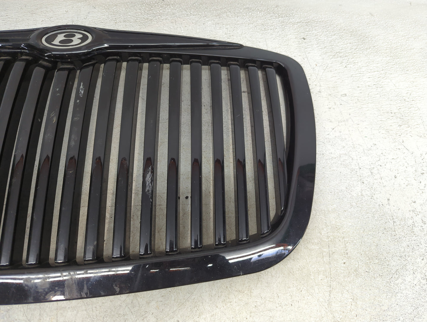 2005-2010 Chrysler 300 Front Bumper Grille - Oemusedautoparts1.com