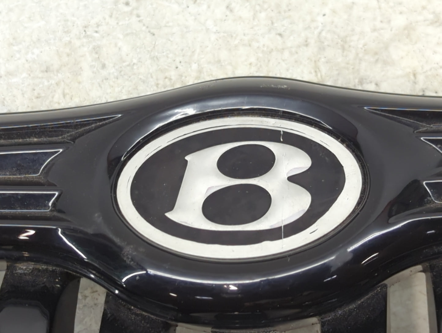 2005-2010 Chrysler 300 Front Bumper Grille - Oemusedautoparts1.com