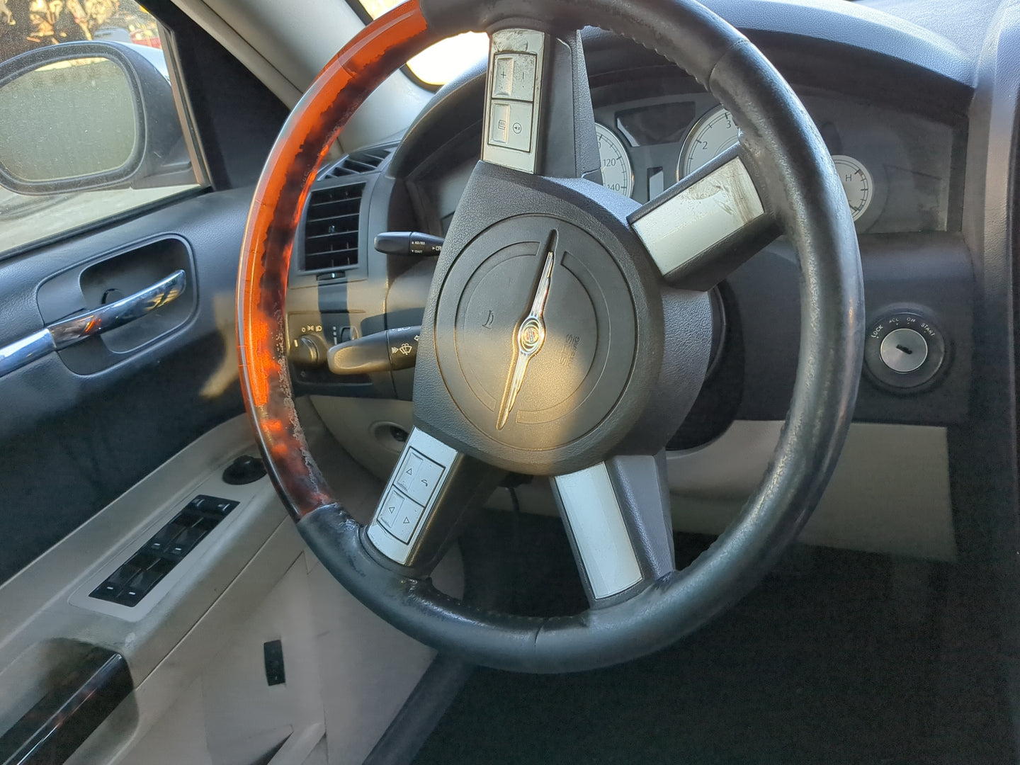 Chrysler 300c Air Bag Driver Left Steering Wheel Mounted - Oemusedautoparts1.com