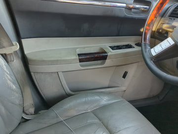 2005 Chrysler 300c Front Left Driver Interior Door Panel Trim