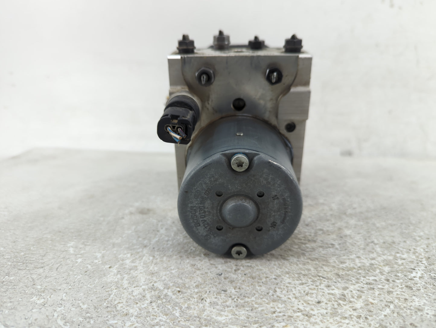 2005 Chrysler 300c ABS Pump Control Module Replacement P/N:P04779212AG Fits Fits 2006 2007 OEM Used Auto Parts - Oemusedauto