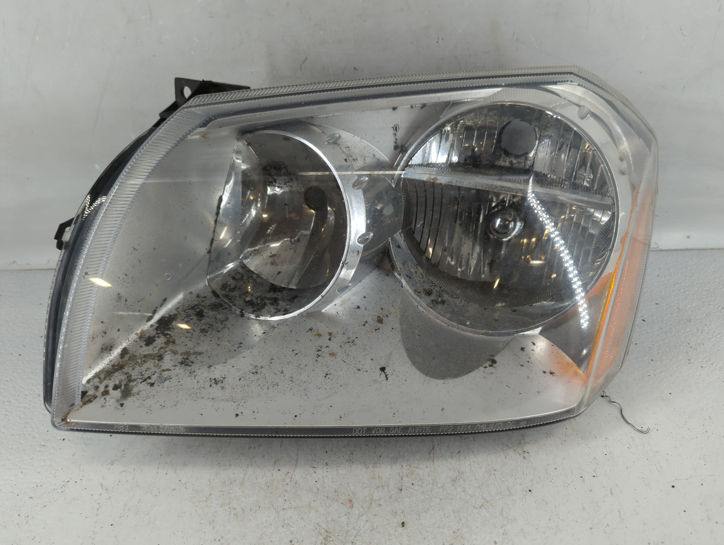 Chrysler Magnum Driver Left Oem Head Light Headlight Lamp - Oemusedautoparts1.com
