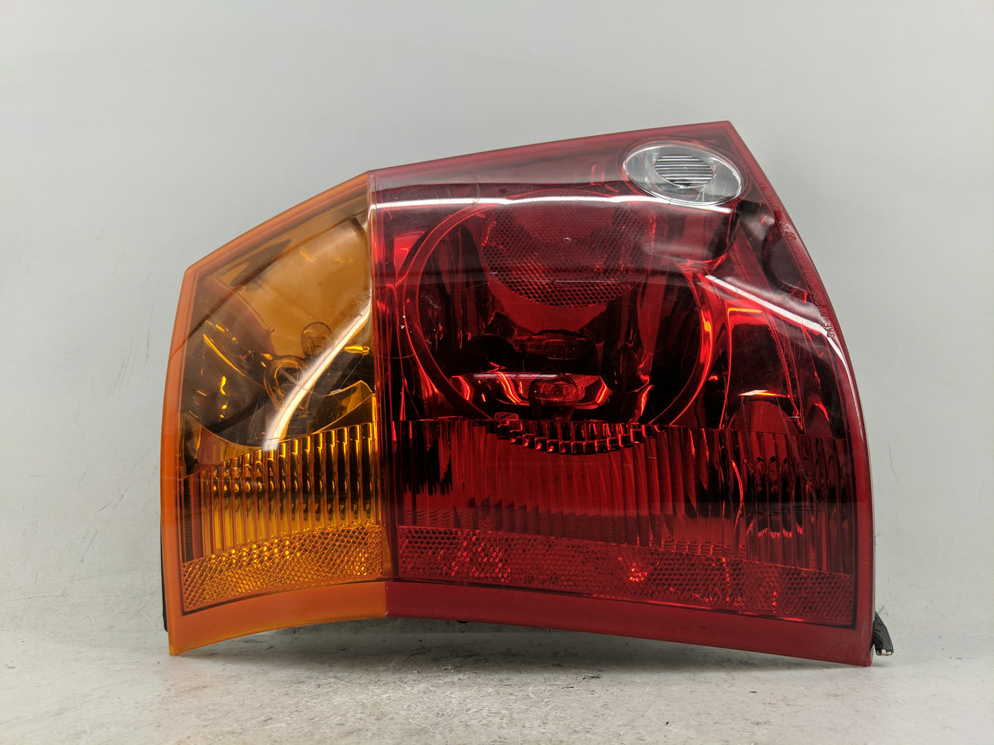 2005 Chrysler Pacifica Tail Light Assembly Driver Left OEM Fits OEM Used Auto Parts - Oemusedautoparts1.com