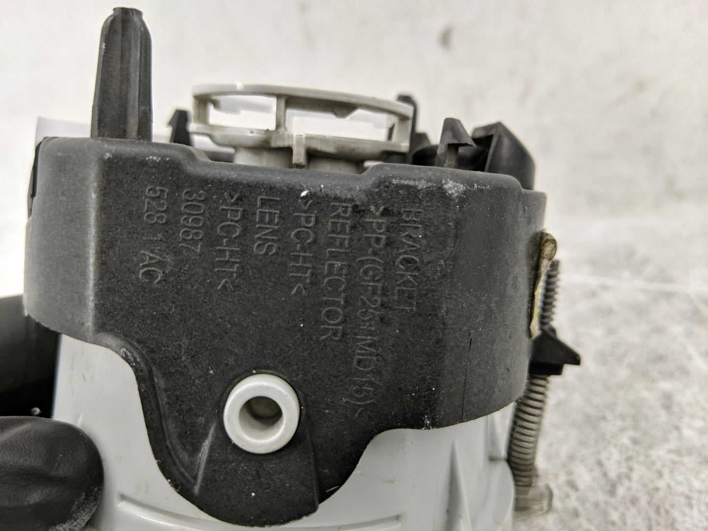 2004-2005 Chrysler Pacifica Driver Left Oem Front Light Lamp - Oemusedautoparts1.com