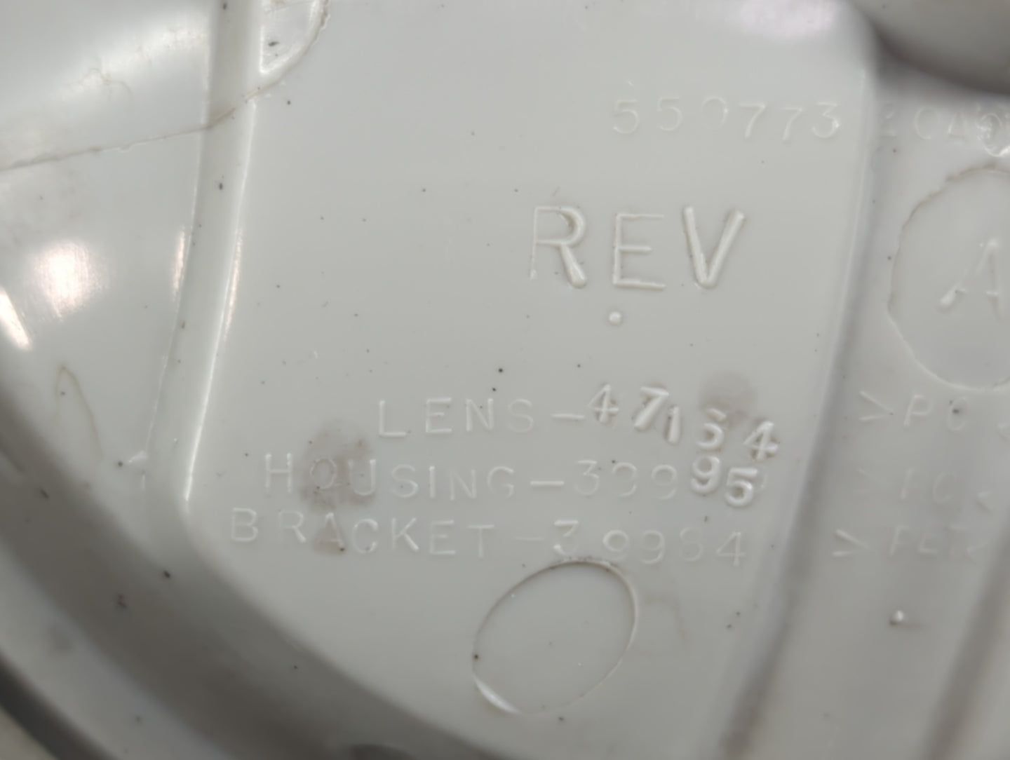 2004-2005 Chrysler Pacifica Passenger Right Oem Fog Light Lamp - Oemusedautoparts1.com
