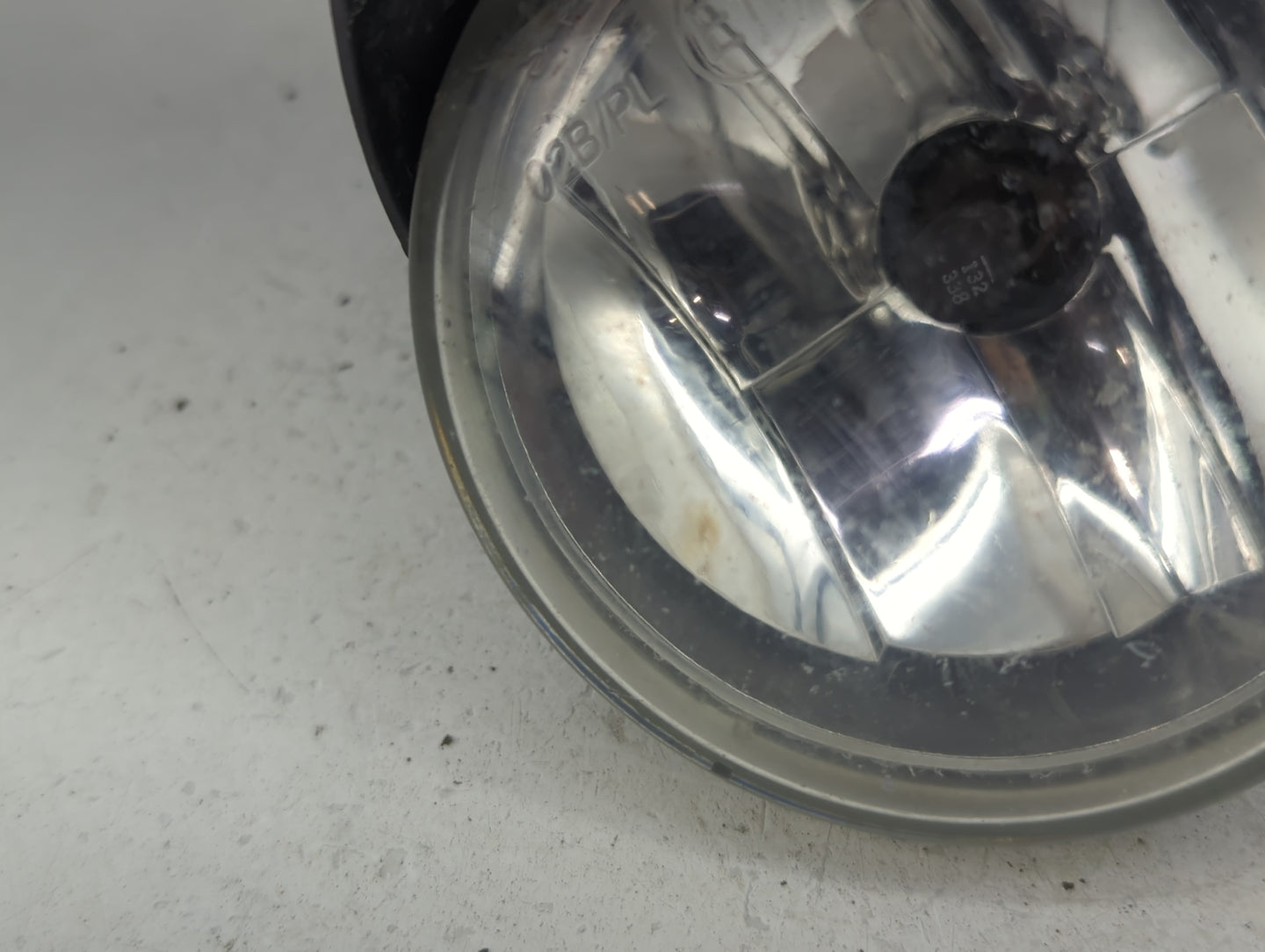 2004-2005 Chrysler Pacifica Passenger Right Oem Fog Light Lamp - Oemusedautoparts1.com