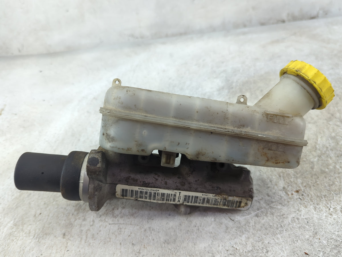 2004-2006 Chrysler Pacifica Brake Master Cylinder 1515923 - Oemusedautoparts1.com