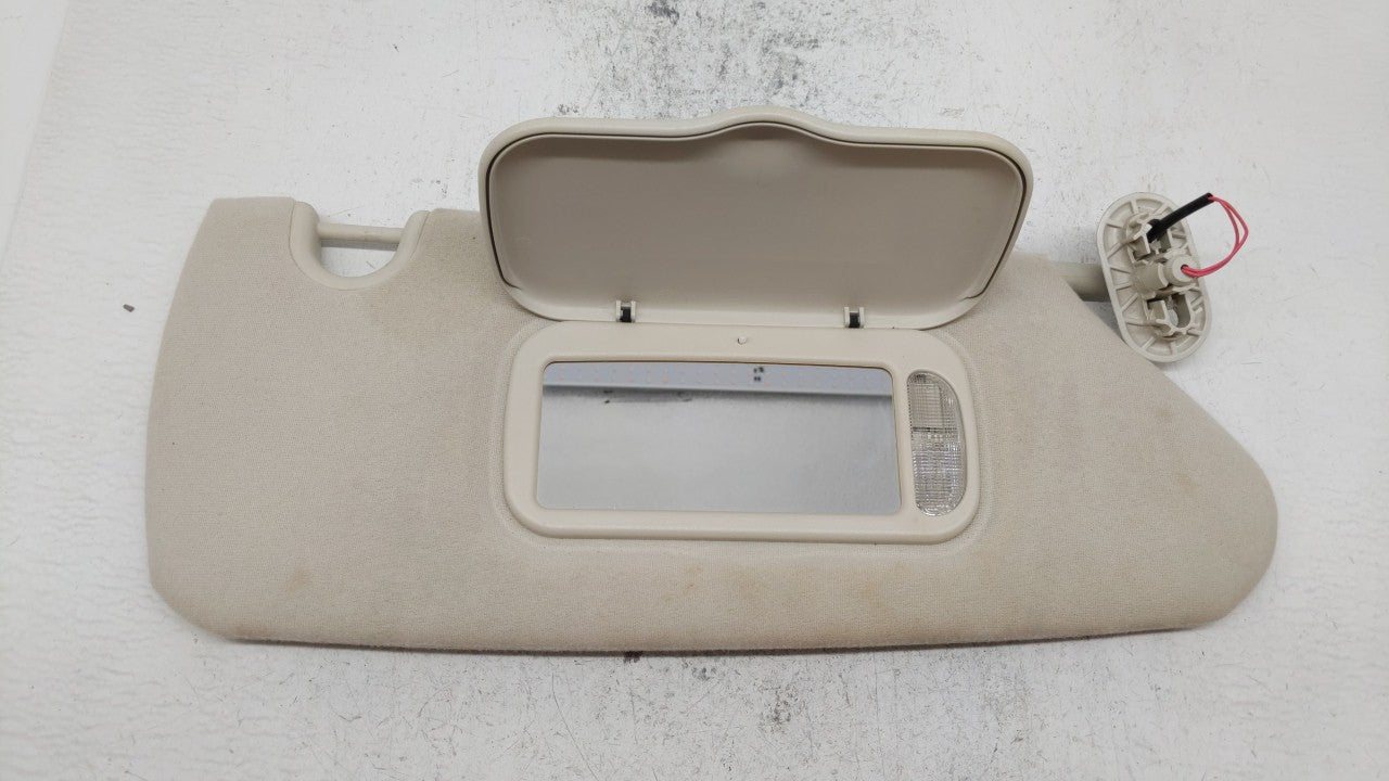 2004-2006 Chrysler Pacifica Sun Visor Shade Replacement Passenger Right Mirror Fits Fits 2004 2005 2006 OEM Used Auto Parts 