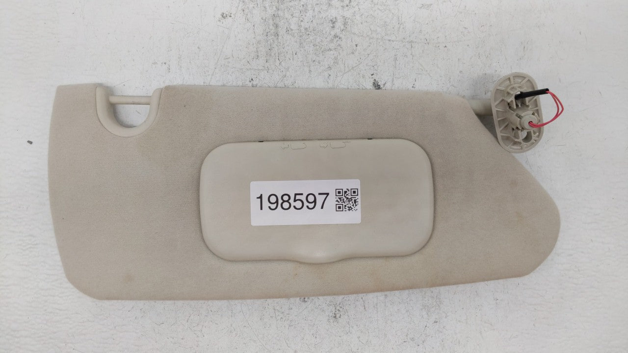 2004-2006 Chrysler Pacifica Sun Visor Shade Replacement Passenger Right Mirror Fits Fits 2004 2005 2006 OEM Used Auto Parts 